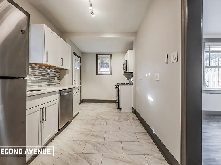 1418 Westfield St — Photo 5