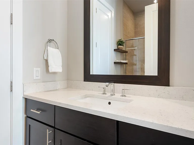1411 Town Creek Dr #4 — Photo 5