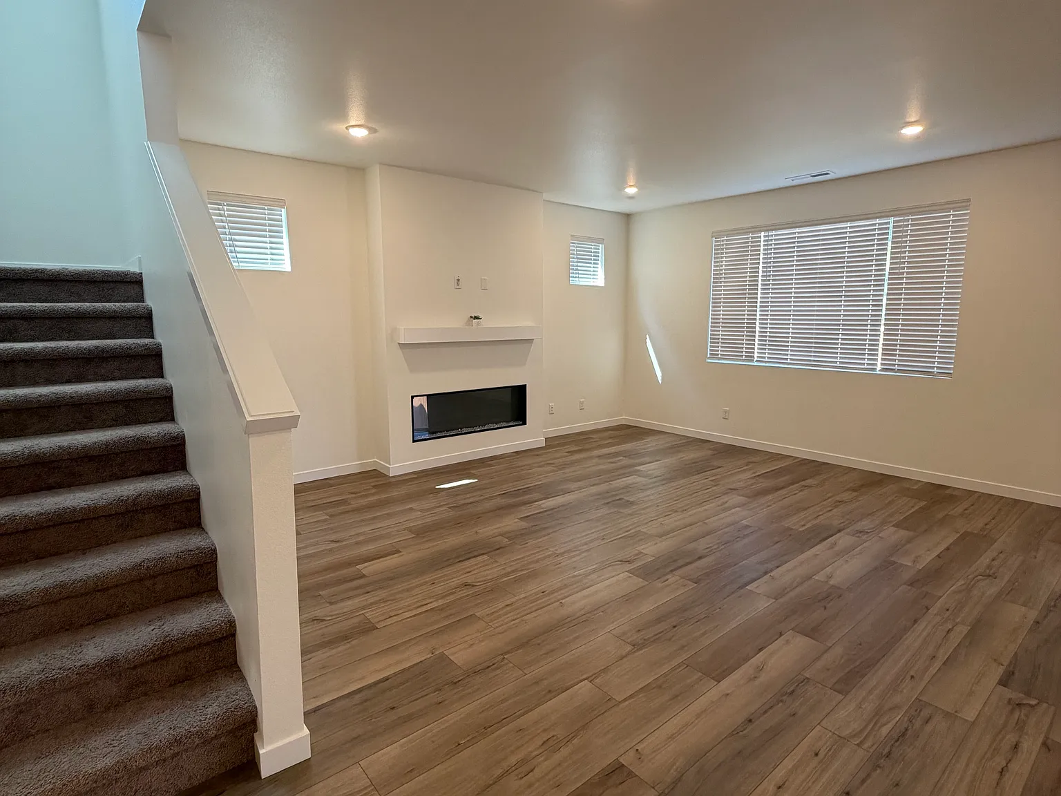 5 bed, 2745 sqft, $3,900 — Photo 3