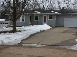 1245 Staub Ct NE, Cedar Rapids, IA 52402