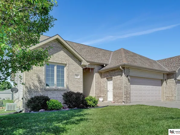 304 E Park St, Weeping Water, NE 68463