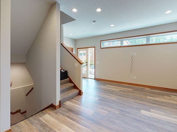 3rd image of 1109 8th St SE Unit 4