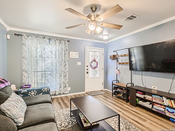 4th image of 15814 Manes Grove
