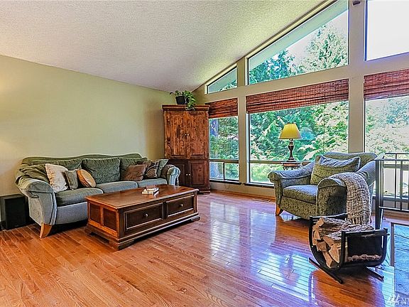 3rd image of 2940 SE Royalwood Pl