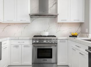 418 S Clinton St #2302, Chicago, IL 60607