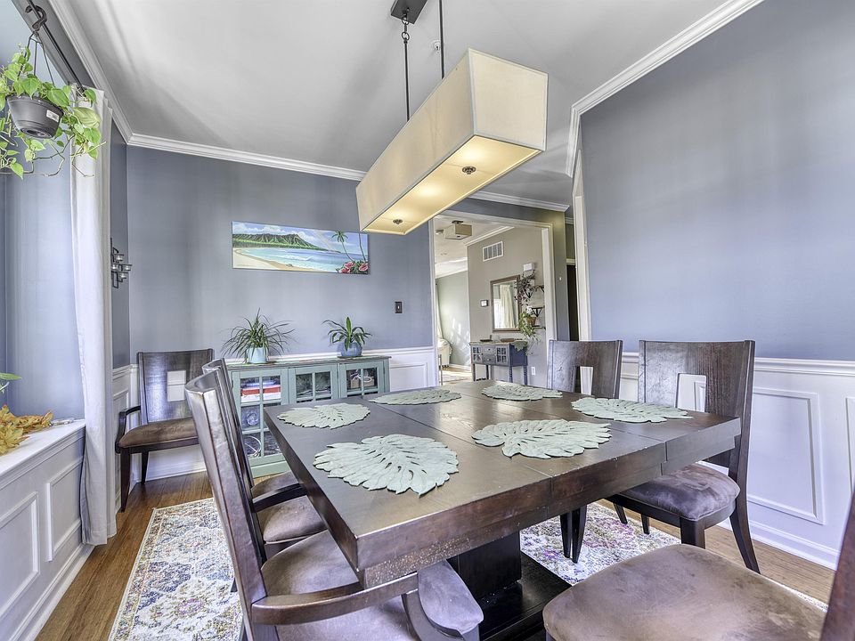 1st image of 237 Roosevelt Ave #1
