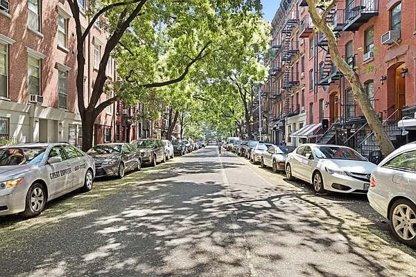 Sold by Compass | media 7