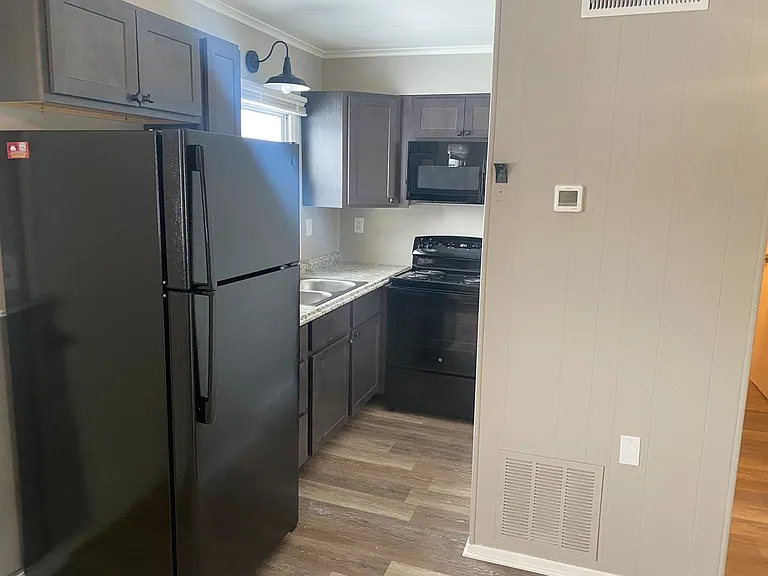 503 Briar Cir N — Photo 1
