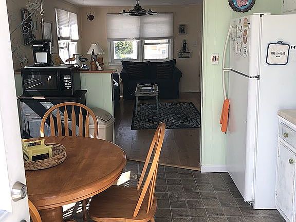 2nd image of 216 Taylor Ave