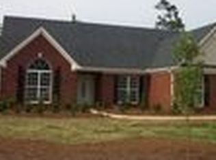 1011 Roberta Dr, Bishop, GA 30621