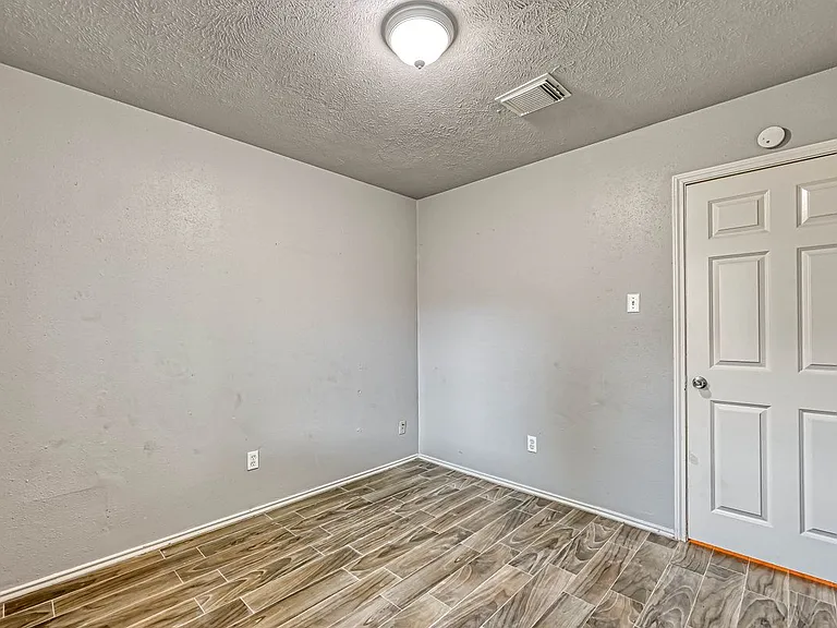 2235 Sentinal Oaks St — Photo 25