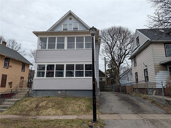 3rd image of 82 Fairbanks St