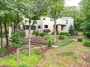 160 Cheyenne Way, Wayne, NJ 07470