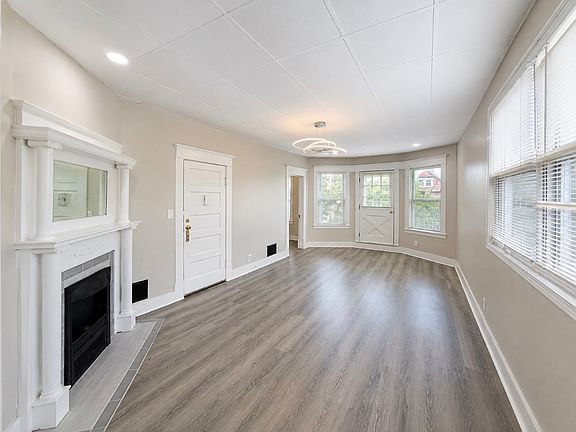 3rd image of 61 Macamley St #2