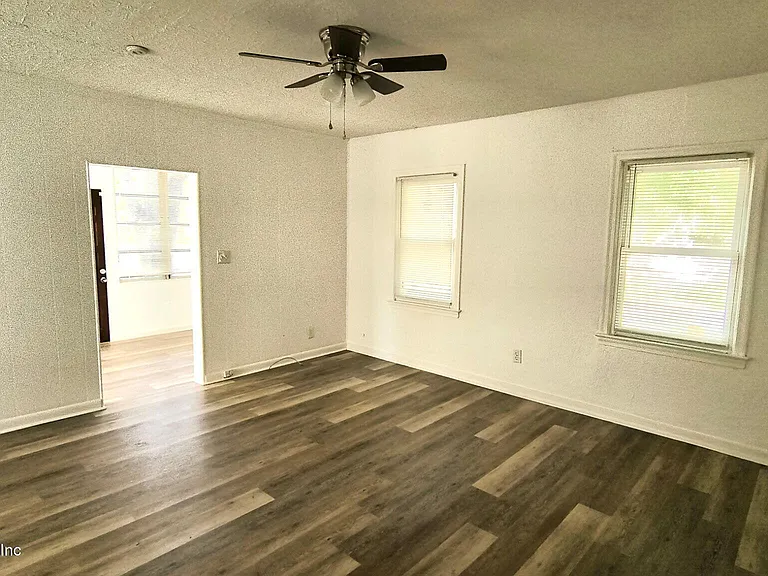 3602 Ernest St — Photo 4