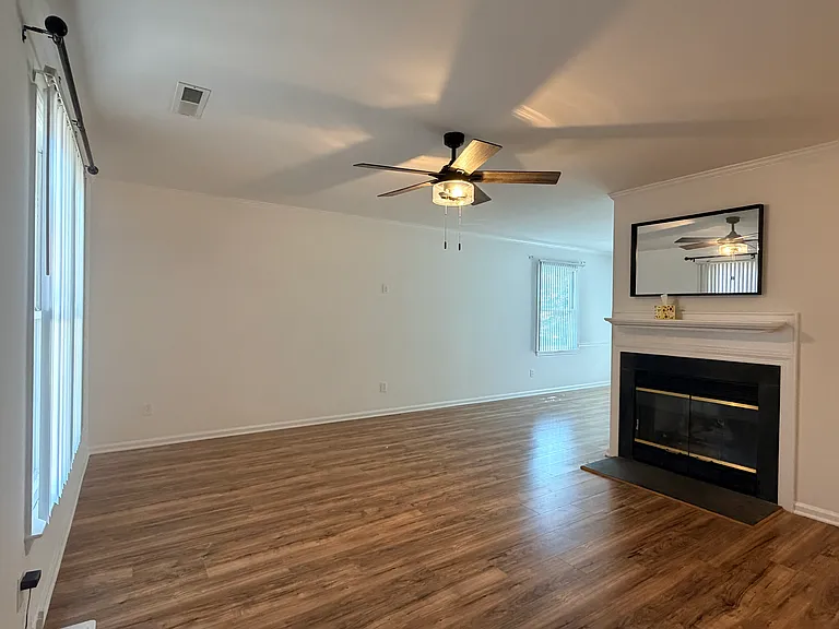 5917 Crape Myrtle Ln — Photo 2