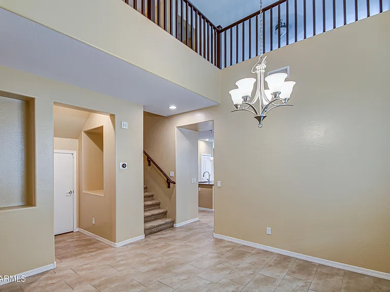 3114 E Franklin Ave — Photo 3