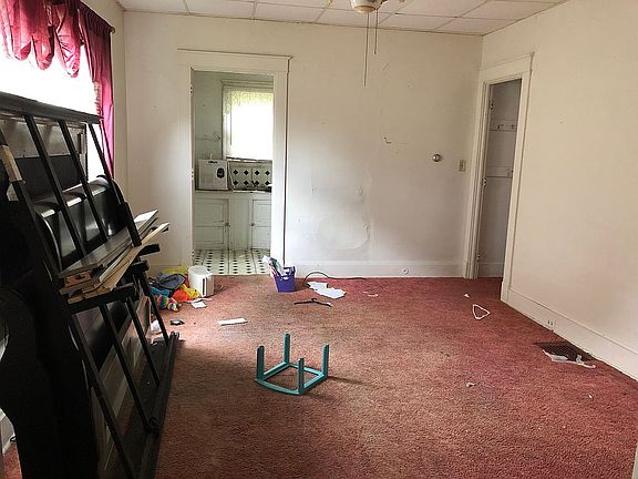 4th image of 324 Sherwood Ave