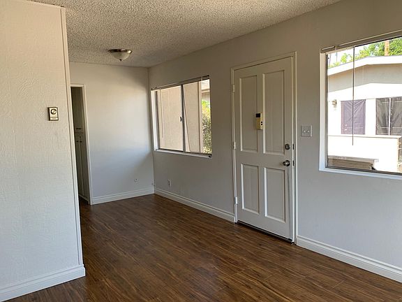 Livingroom looking into dining area