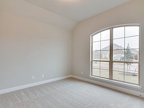 5th image of 108 Independence Dr