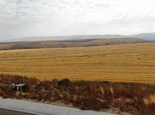 37 Lewis Cir, Milton Freewater, OR 97862