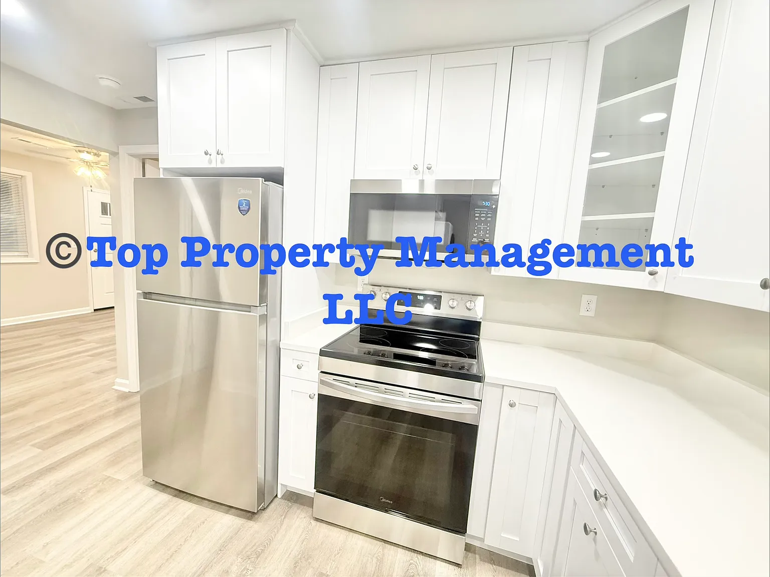 2 bed, 576 sqft, $1,700 — Photo 2