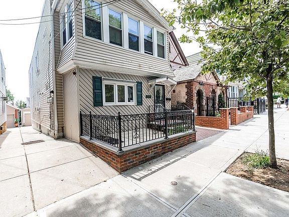 2nd image of 7620 Park Ln S
