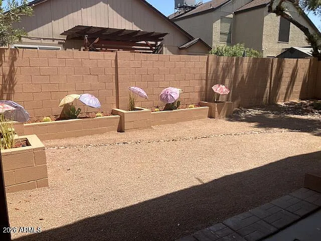 530 E Kerry Ln — Photo 34