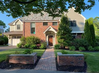 17 Arlington Rd, Brookline, MA 02467