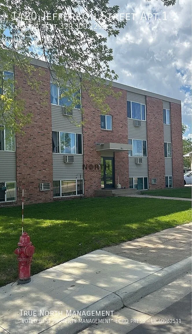 1420 Jefferson St — Photo 1