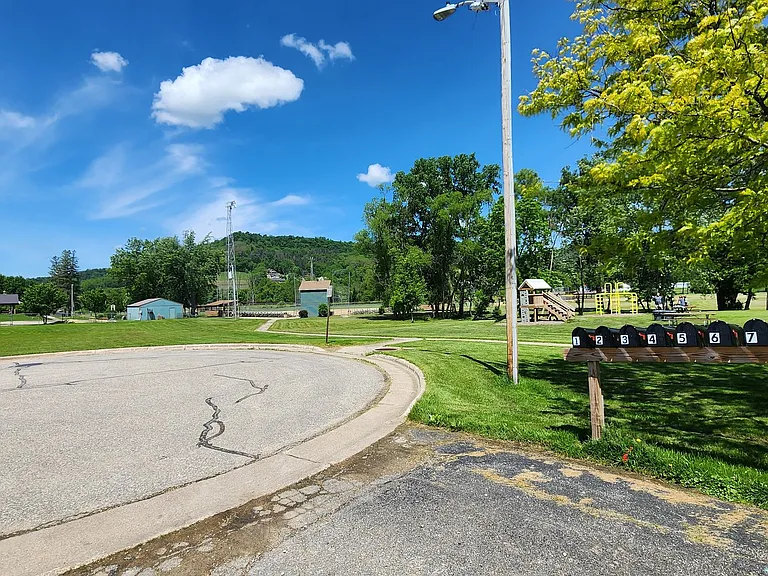 100 Bothne Dr — Photo 10