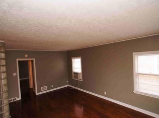 5227 NW Radial Hwy, Omaha, NE 68104