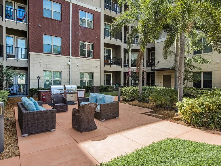 Varela Westshore Apartments — Photo 9