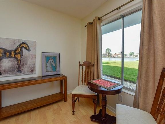 4th image of 761 John Ringling Blvd #3