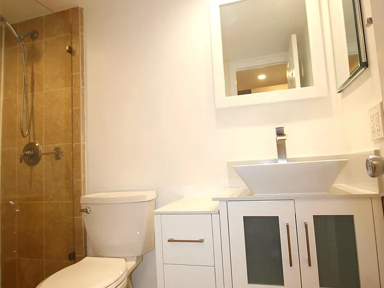 820 NE 28th St #2 — Photo 17