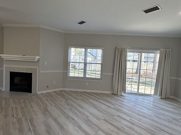 2nd image of 904 Lake Forest Dr