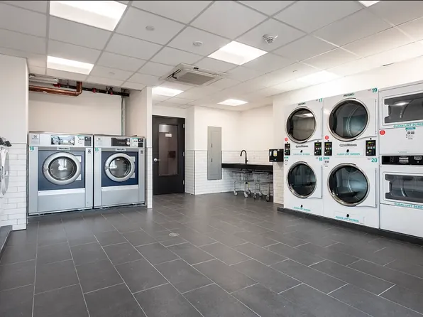 1856 Park Avenue image 19 of 22