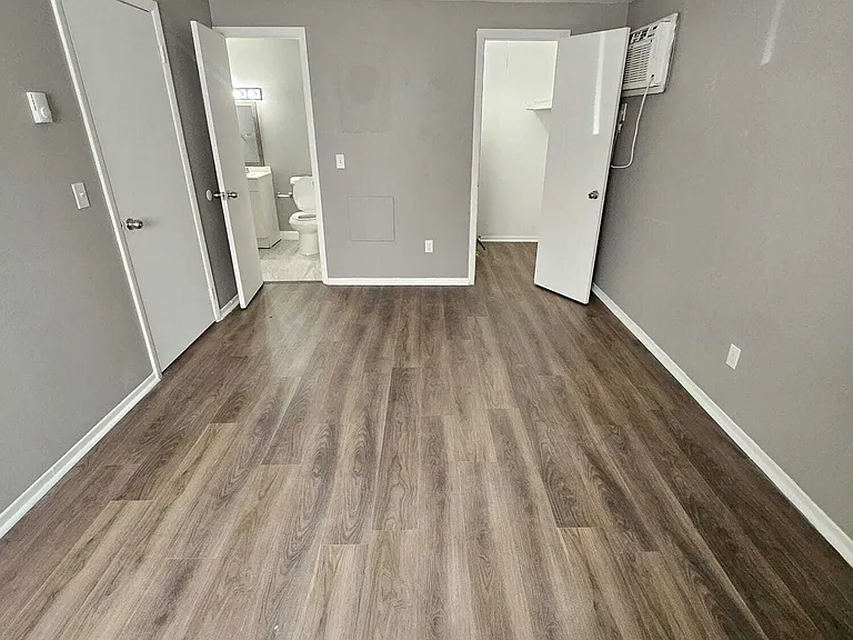 120 Fox Hill Ln — Photo 2