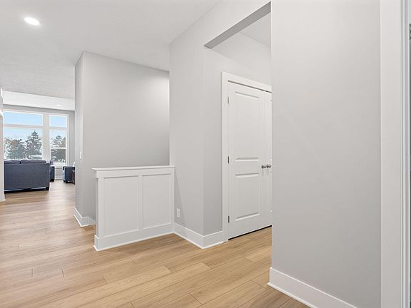 5th image of 10137 Strawberry Ln