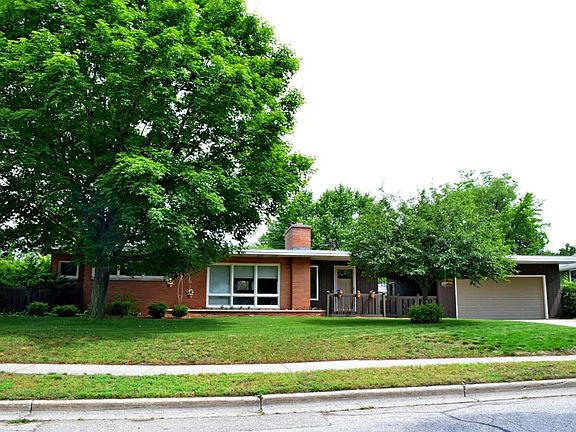 2nd image of 519 Arlington Ave