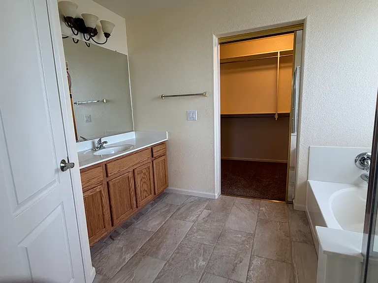 2504 W Hedgehog Pl — Photo 31