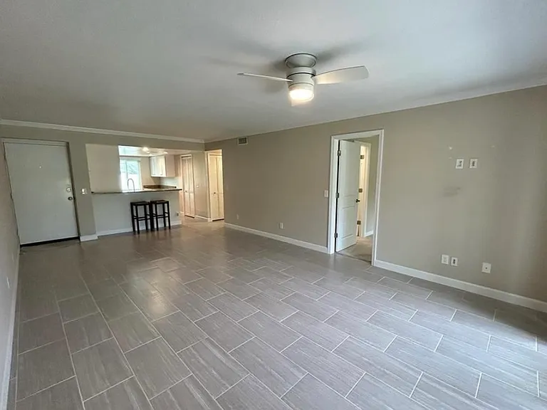 115 E Cypress Ct — Photo 3