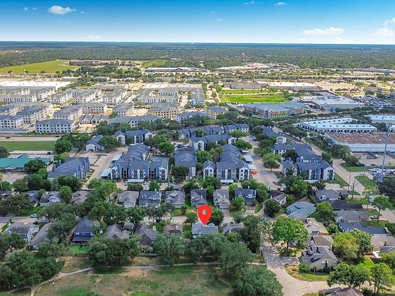 3rd image of 19618 Coppervine Ln