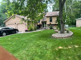 7208 Selworthy Ln, Solon, OH 44139