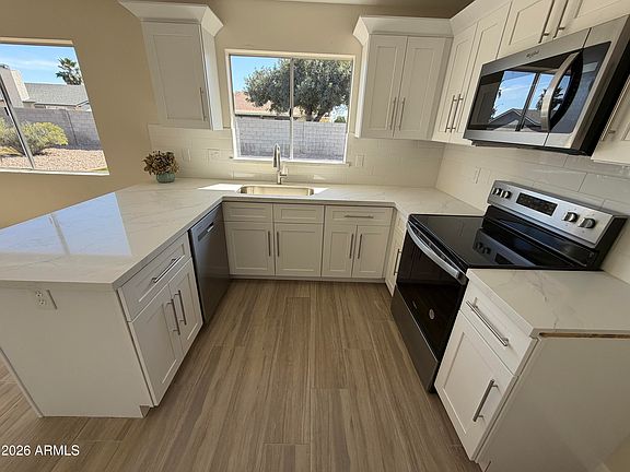 5th image of 8949 W CINNABAR Avenue