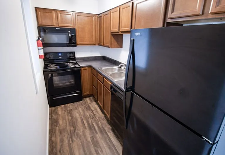 Town & Country Apartments — Photo 6