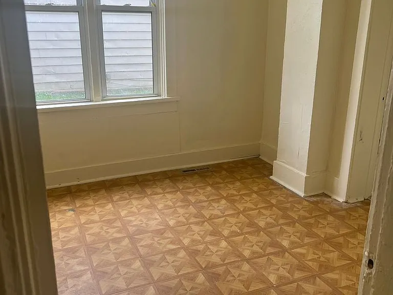 64 Poplar Ave — Photo 9