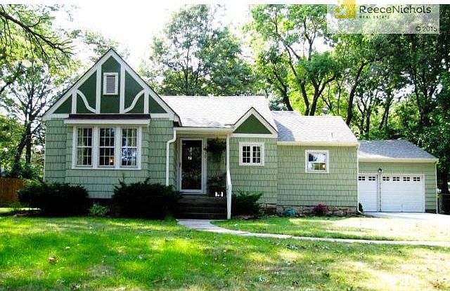 GREAT CURB APPEAL!