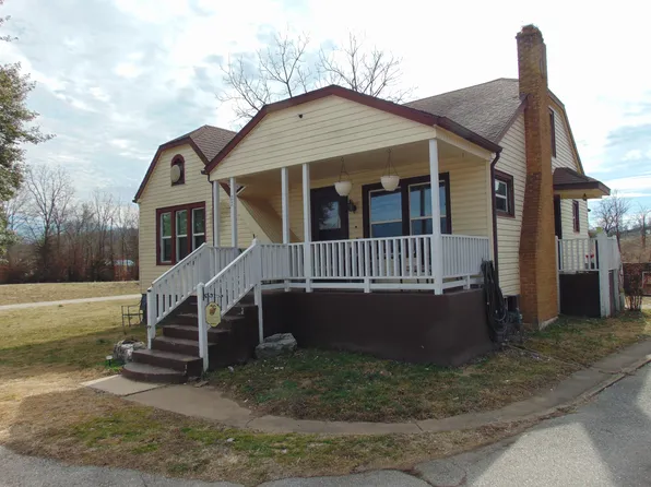 27 Main St Street, Cassville, MO 65625