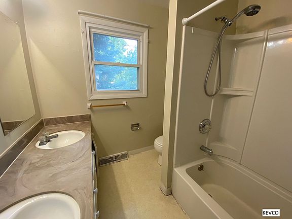 5th image of 900 Timber Ln